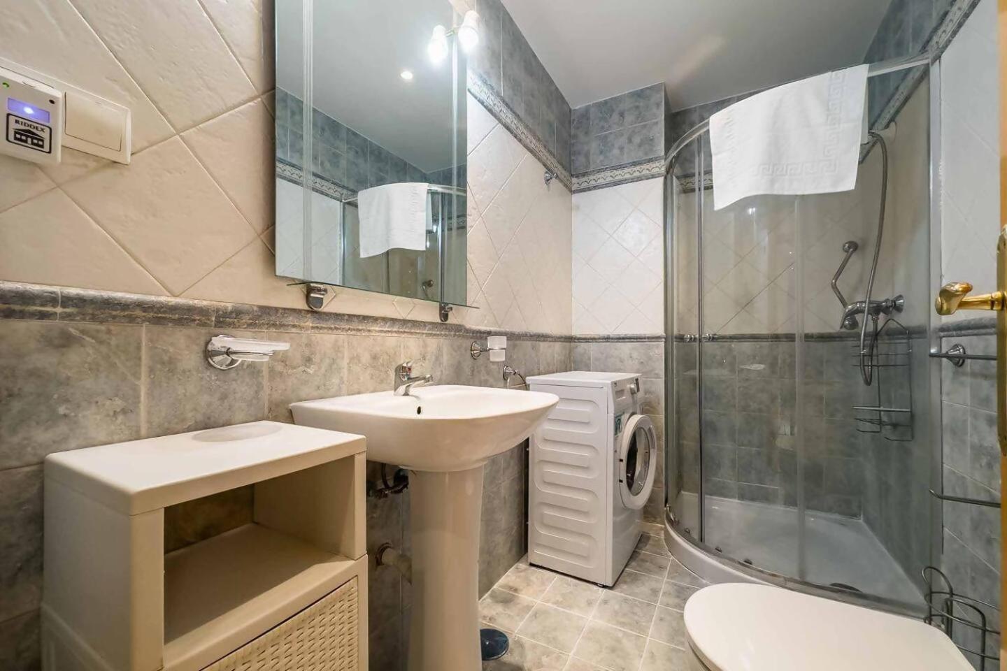 Cyv Centrally Located 1 Bed 1 Bath Near The Beach Fuengirola Exterior photo